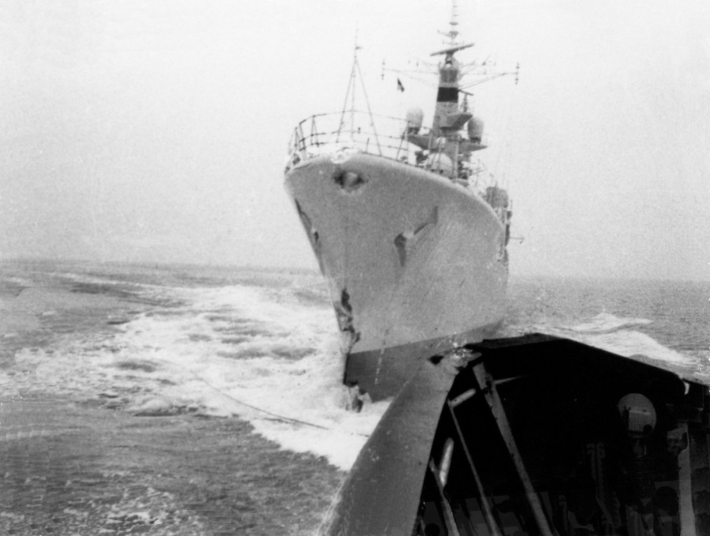 ICGV Týr in a near-collision with a British warship on April 24, 1976